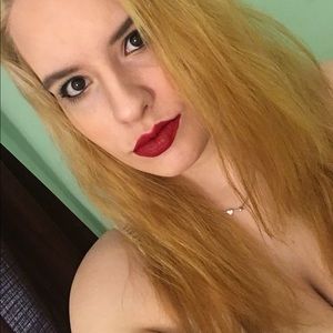 Meet your Posher, Brittney